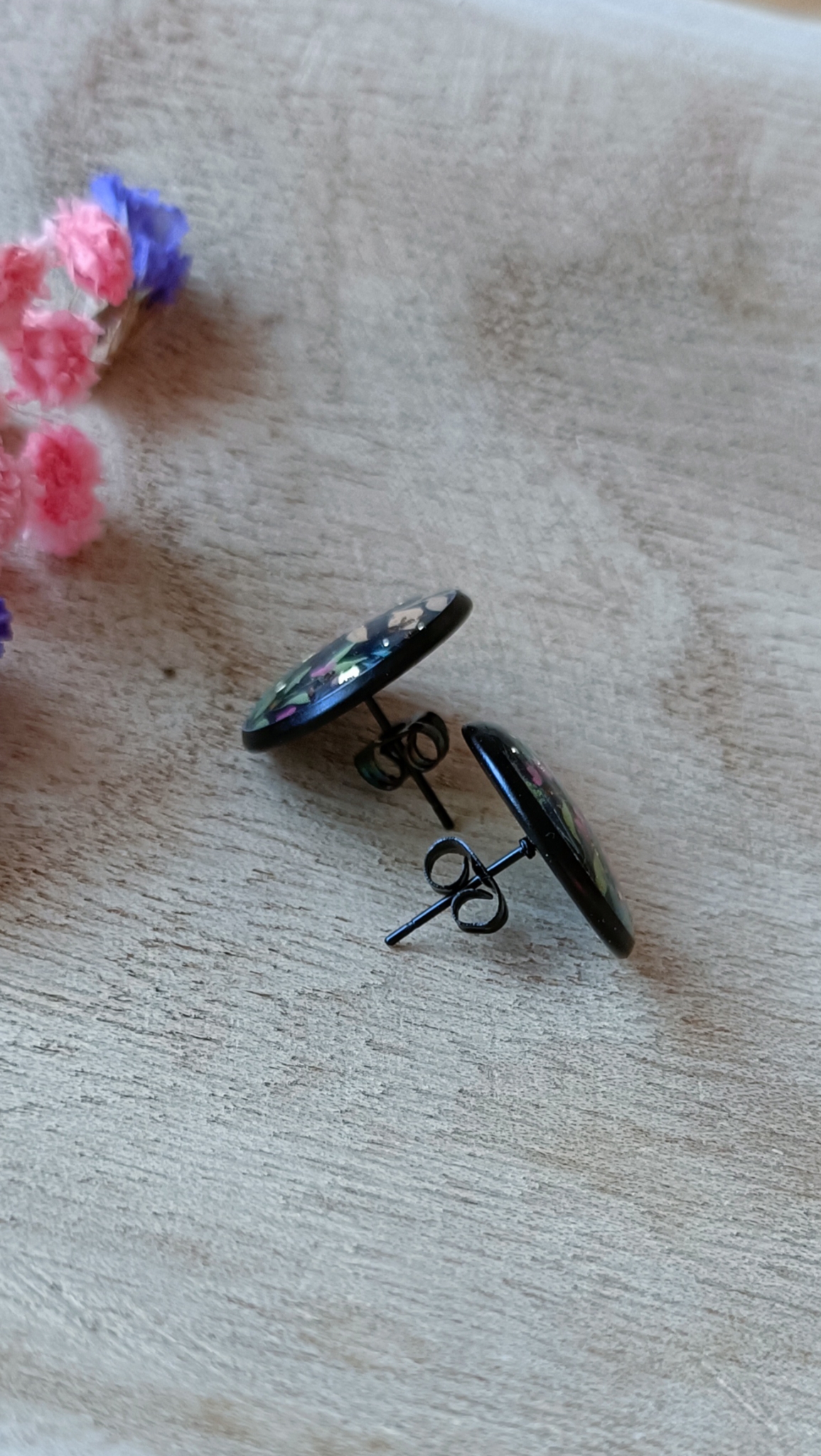 Puces d’oreille noire en Papier Floral – Image 2