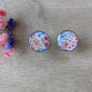 Puces d’oreille argentée en Papier Floral